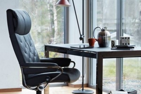 Siège de bureau design à réglages automatiques du confort d'assise